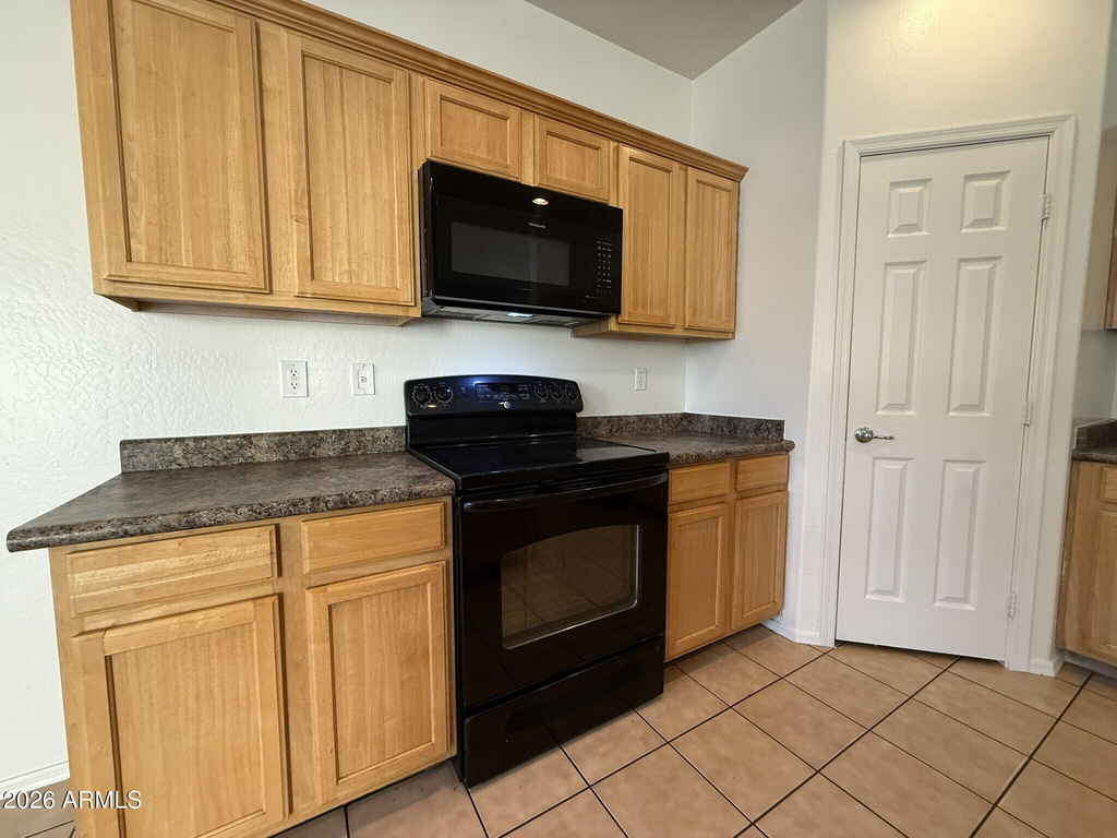 7258 W Palmaire Avenue - Photo 8