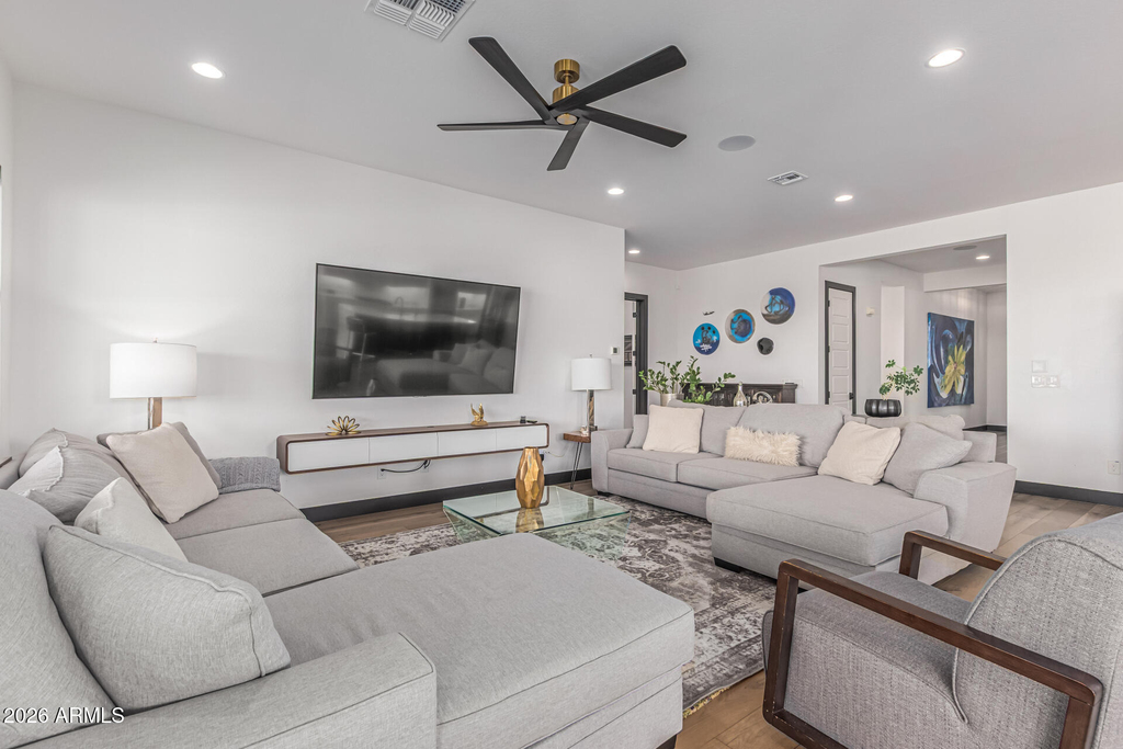 712 E Buist Avenue - Photo 12