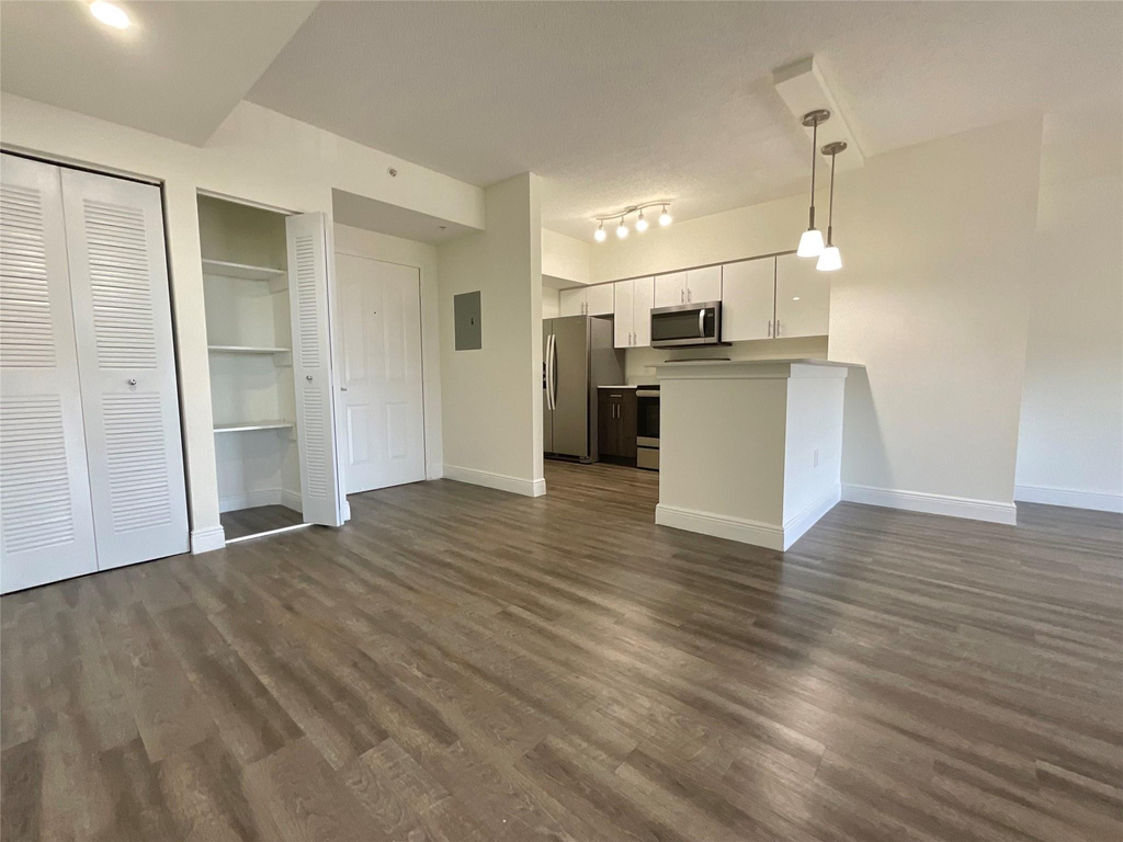 7707 Nw 7 Street - Photo 2