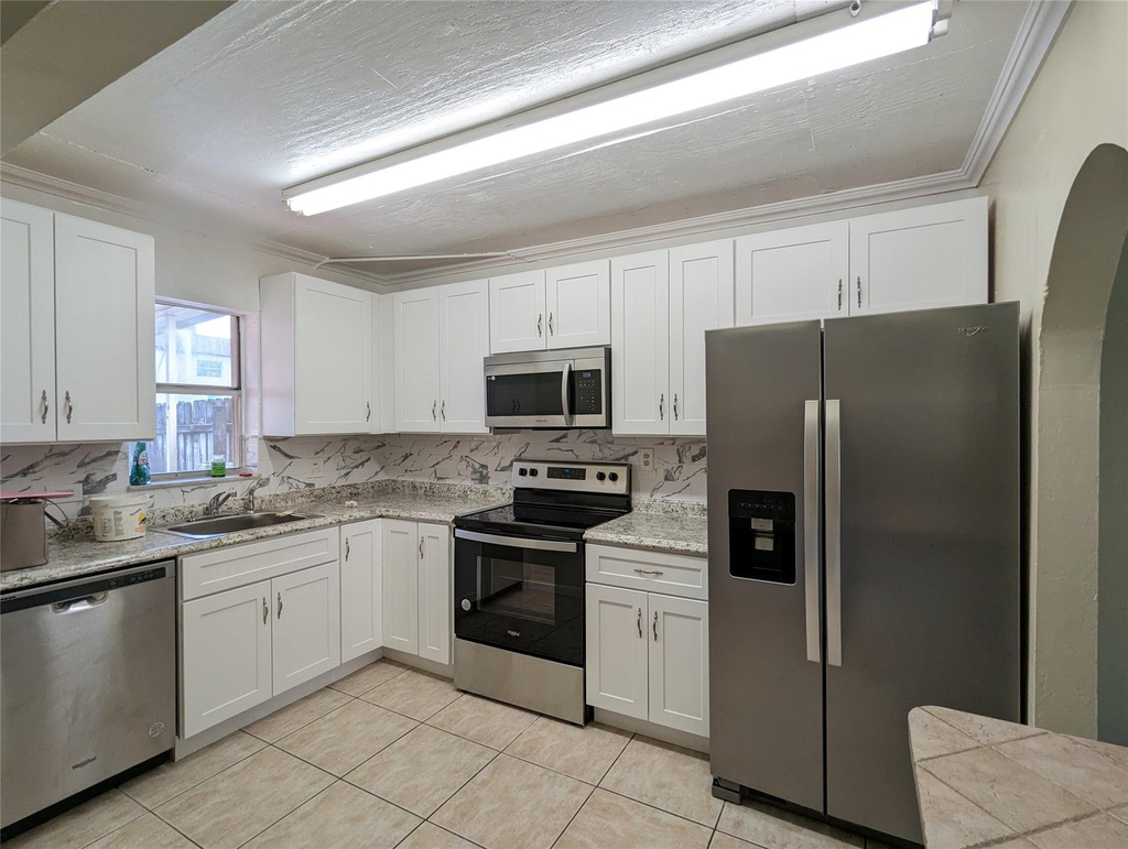 6606 Sw 41st Street - Photo 1