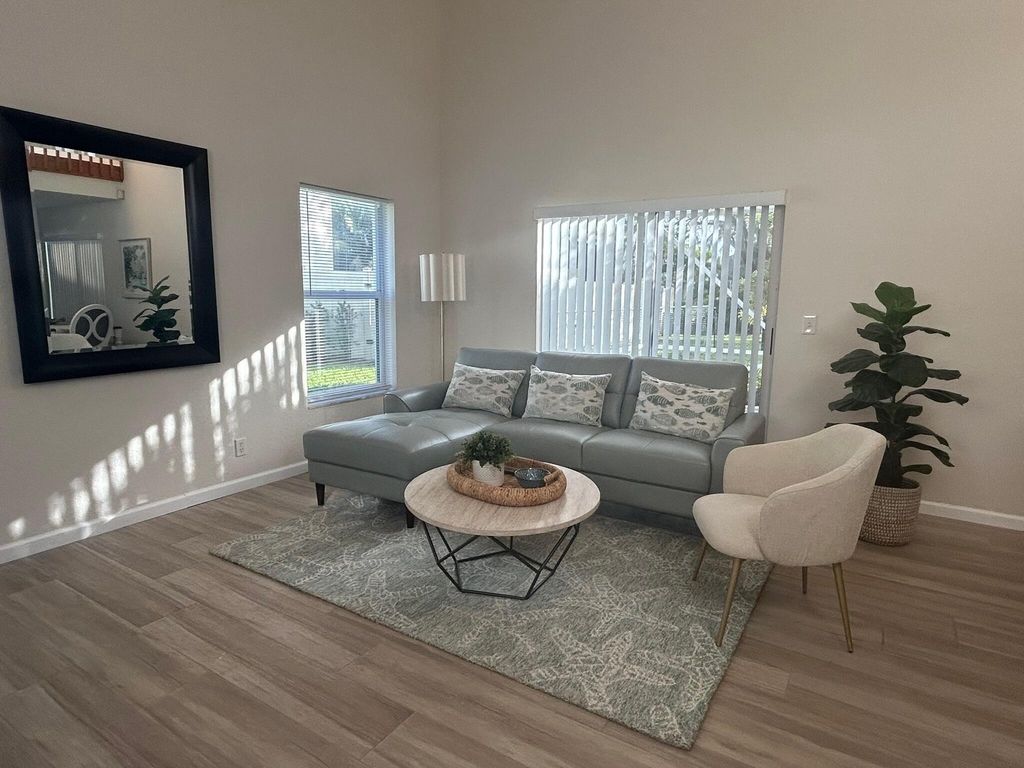 1136 Staghorn Street - Photo 6