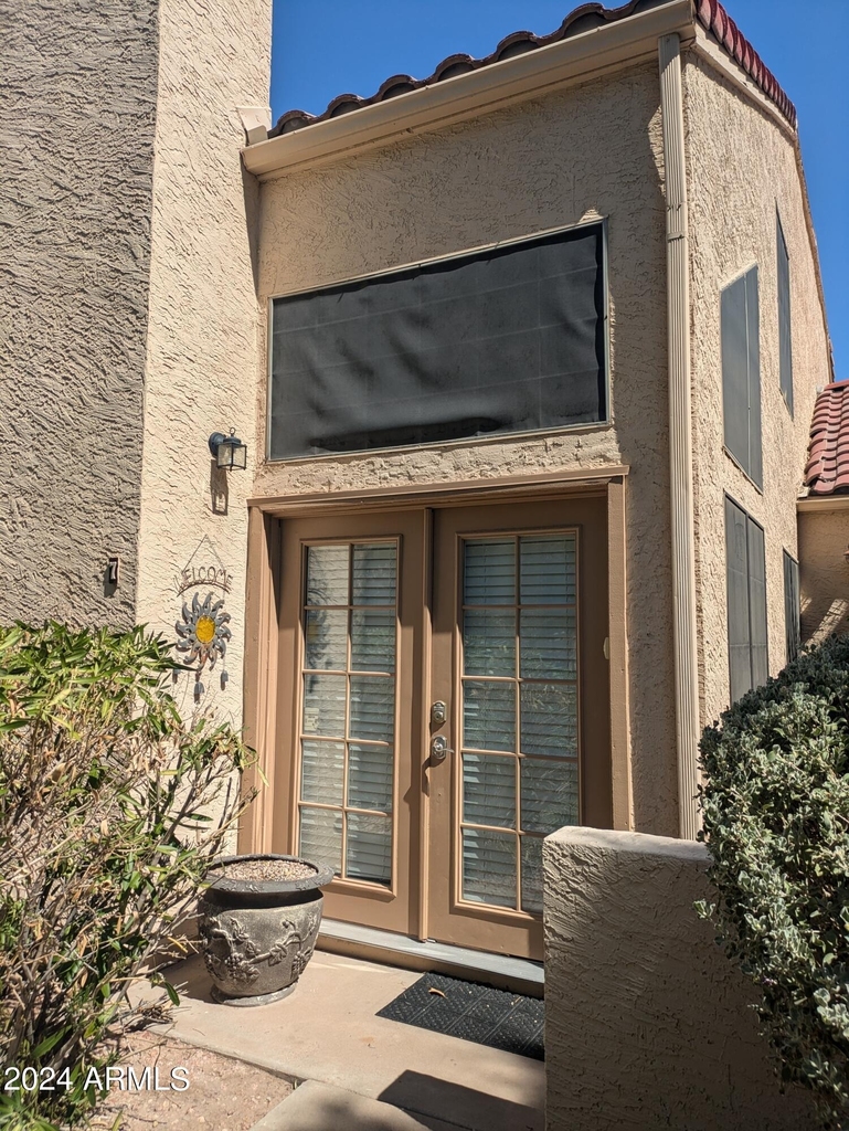602 N May -- - Photo 15
