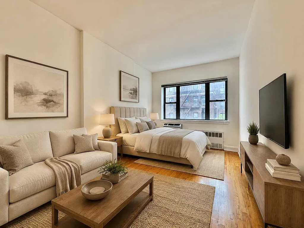 EAST 84TH STREET - Photo 0