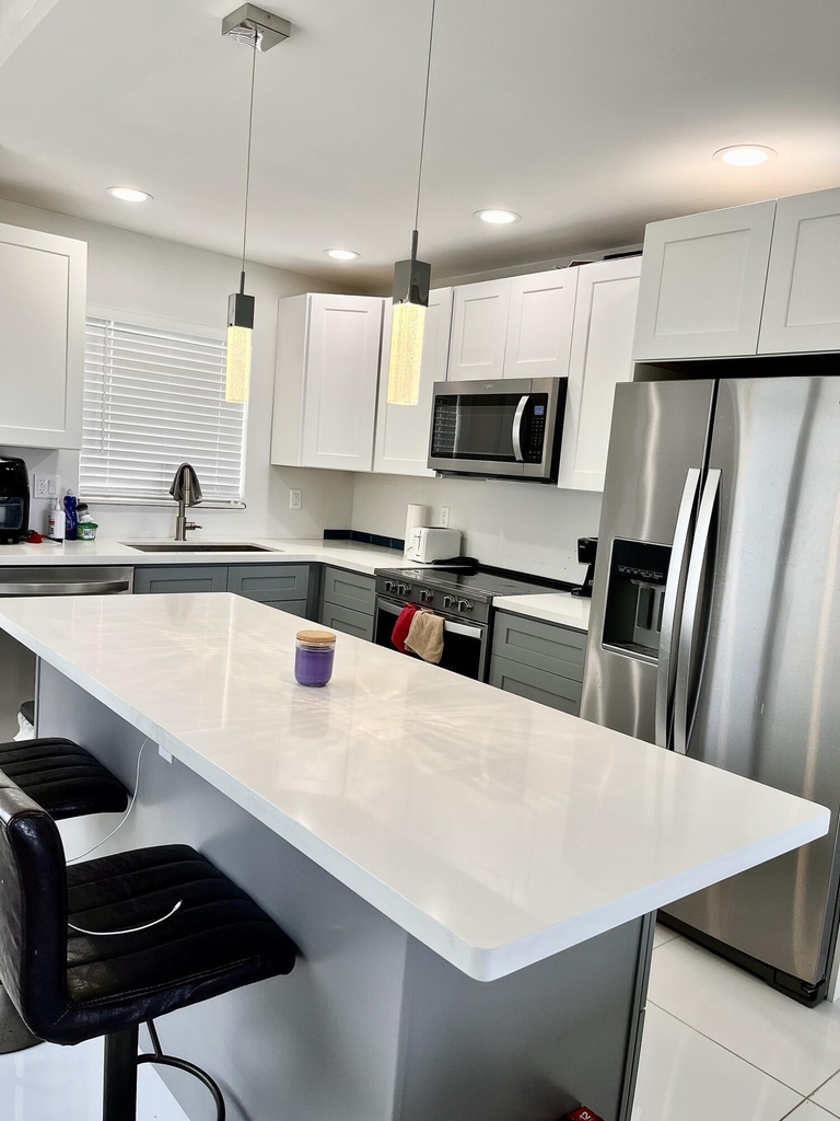 311 E Ocean Avenue - Photo 3