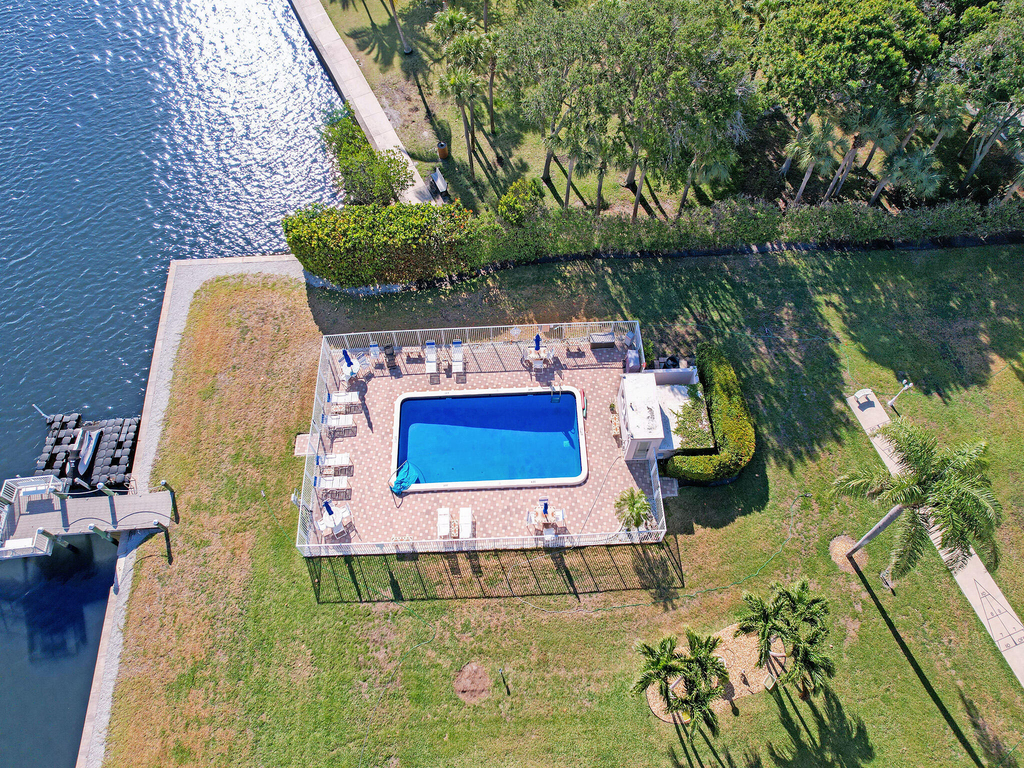 311 E Ocean Avenue - Photo 22