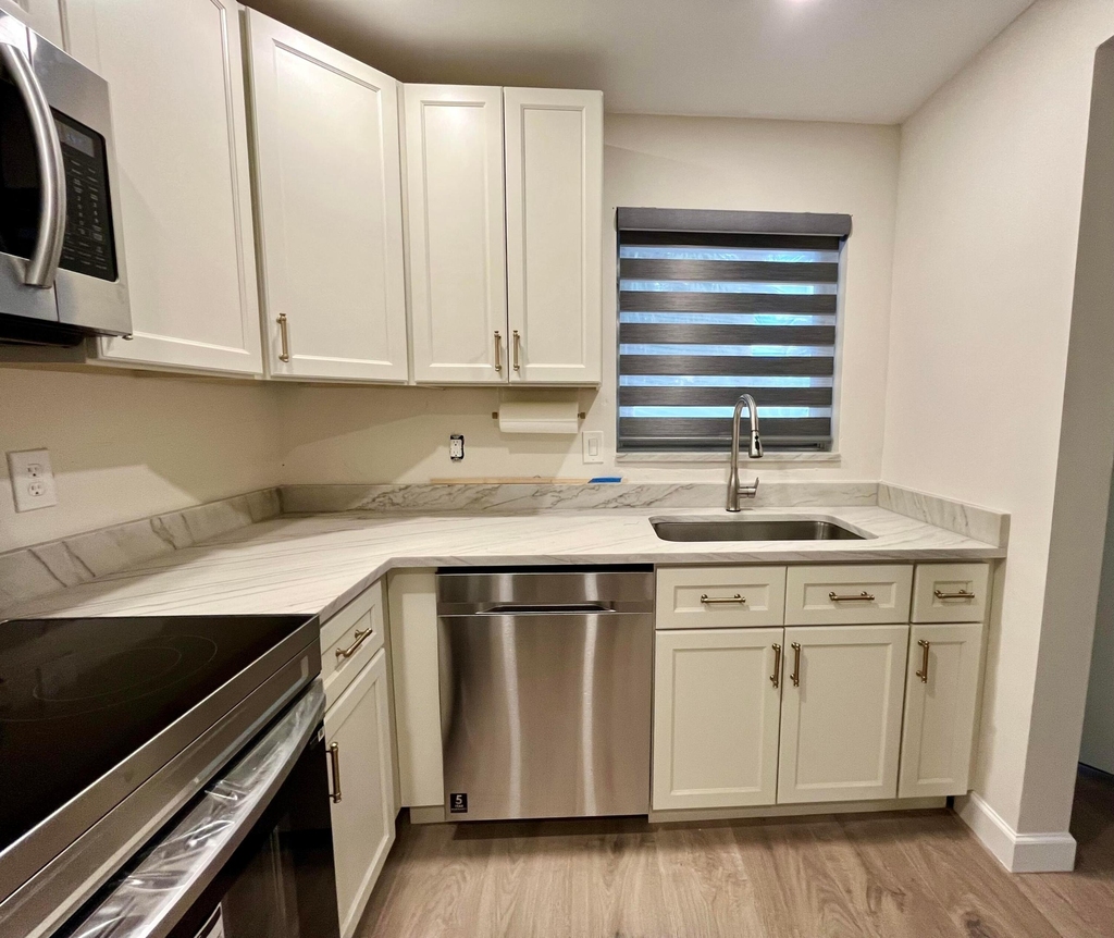 311 E Ocean Avenue - Photo 5