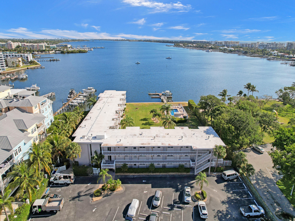 311 E Ocean Avenue - Photo 16