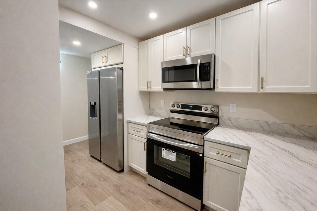 311 E Ocean Avenue - Photo 3