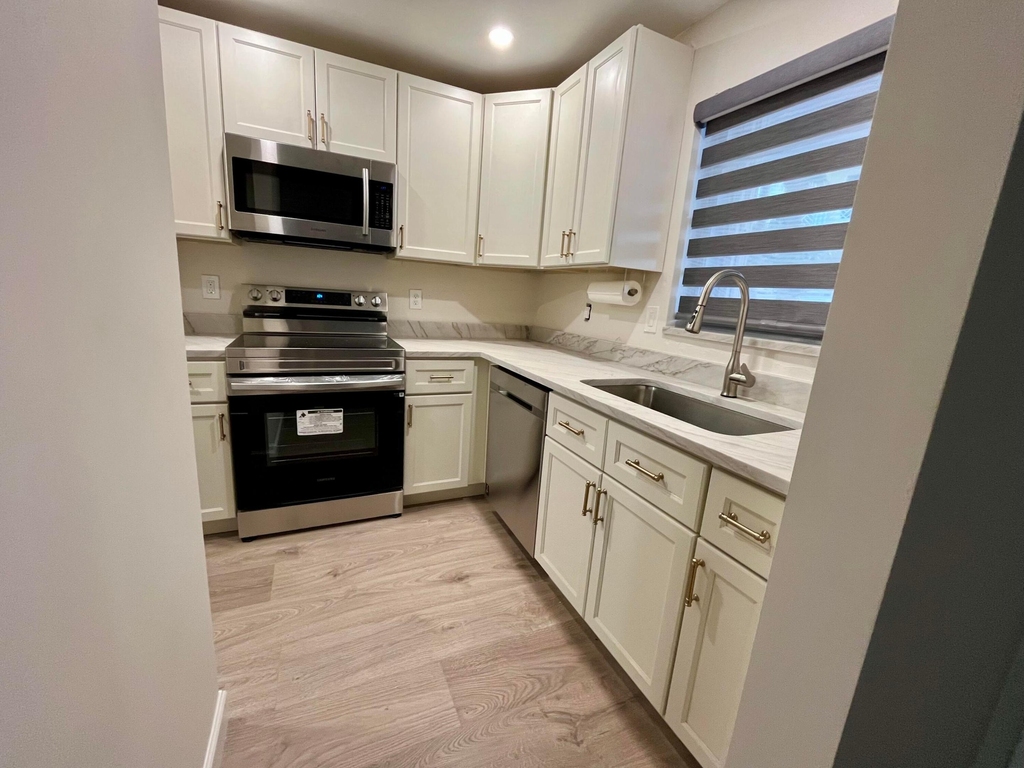 311 E Ocean Avenue - Photo 7