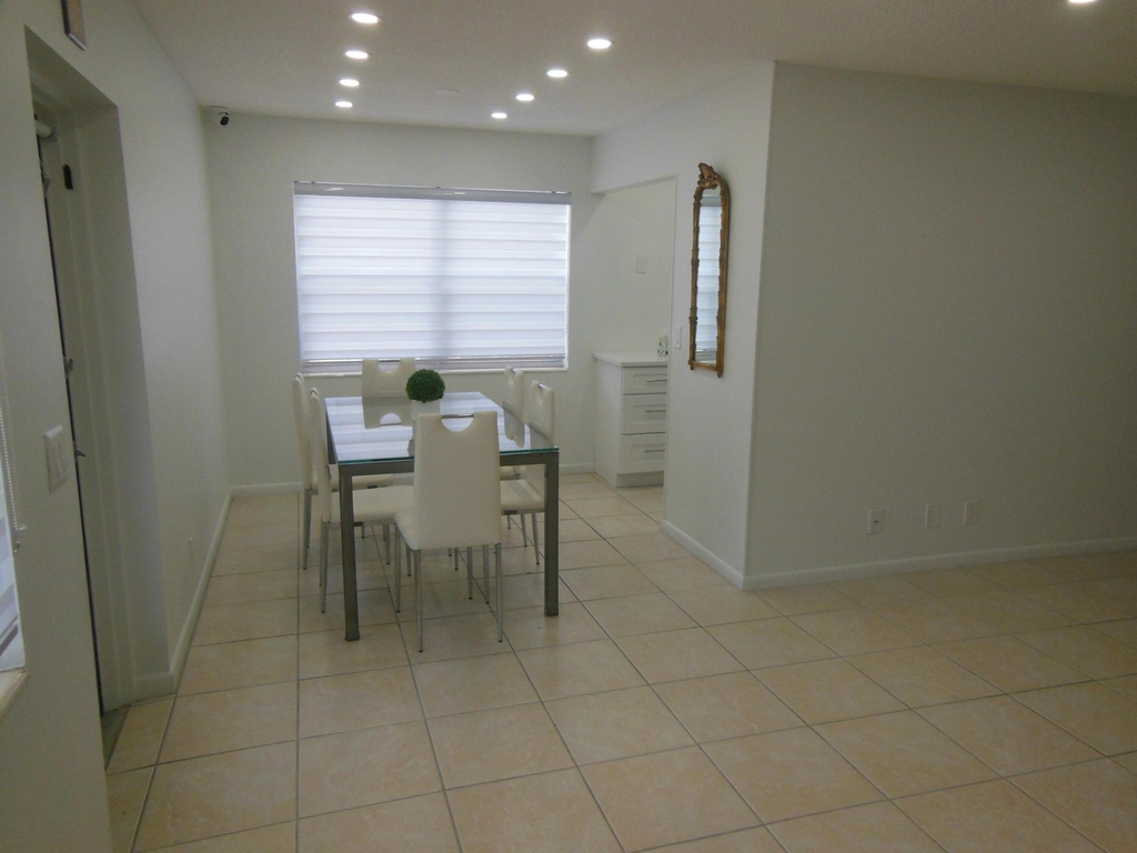 156 Andover F - Photo 11