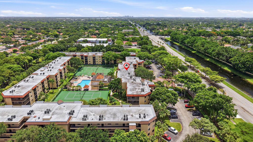 10401 W Broward Boulevard - Photo 0