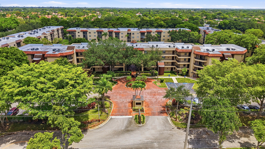 10401 W Broward Boulevard - Photo 39