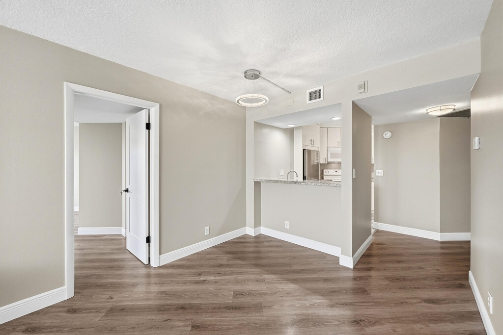 10401 W Broward Boulevard - Photo 6