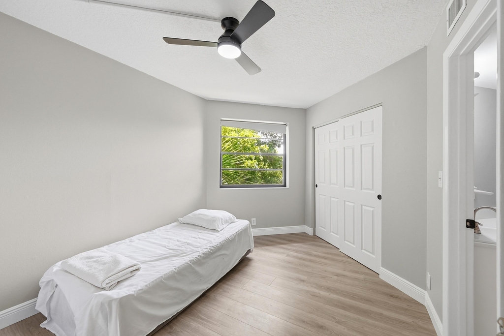 10401 W Broward Boulevard - Photo 20