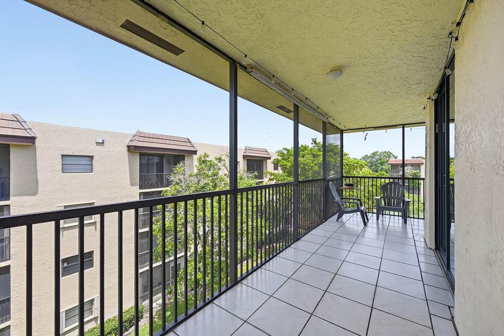 10401 W Broward Boulevard - Photo 23