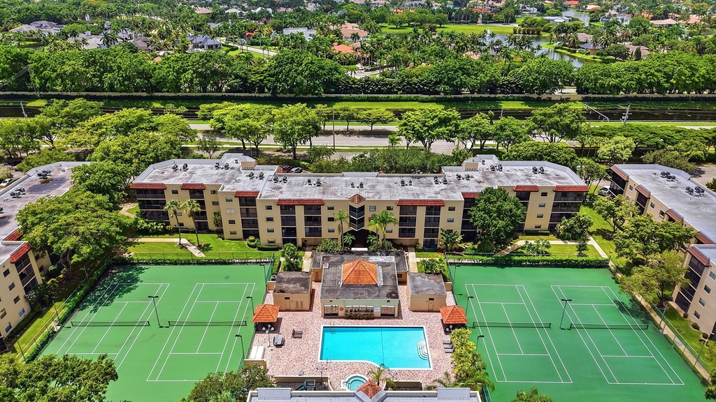 10401 W Broward Boulevard - Photo 26