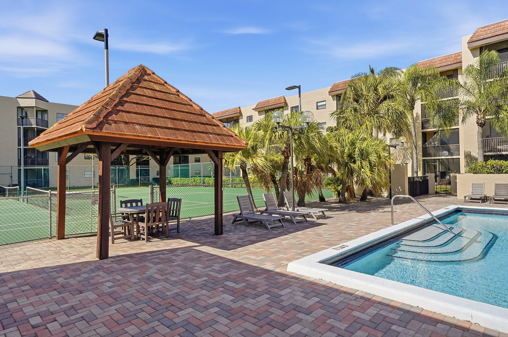 10401 W Broward Boulevard - Photo 35