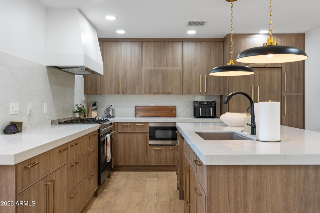 8614 E Highland Avenue - Photo 14