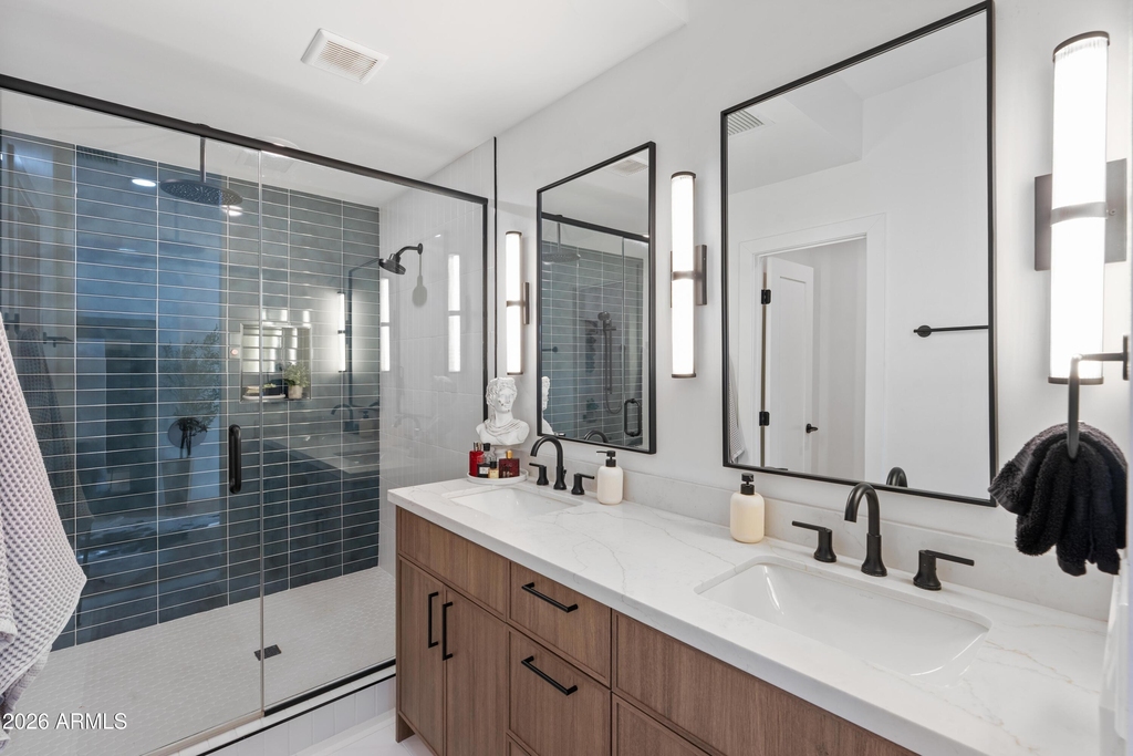 8614 E Highland Avenue - Photo 32