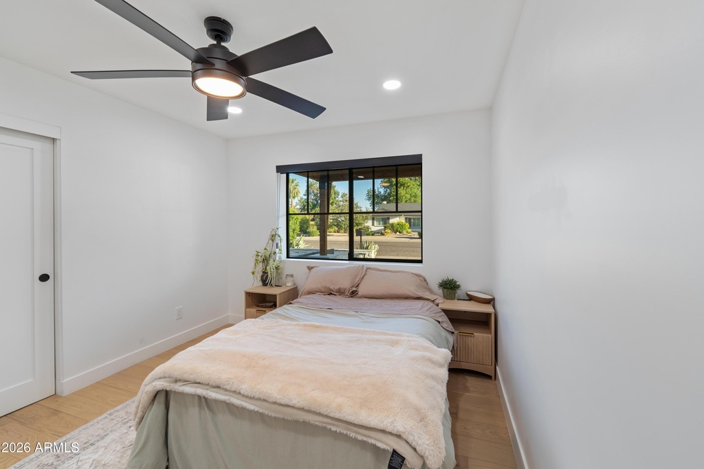 8614 E Highland Avenue - Photo 33