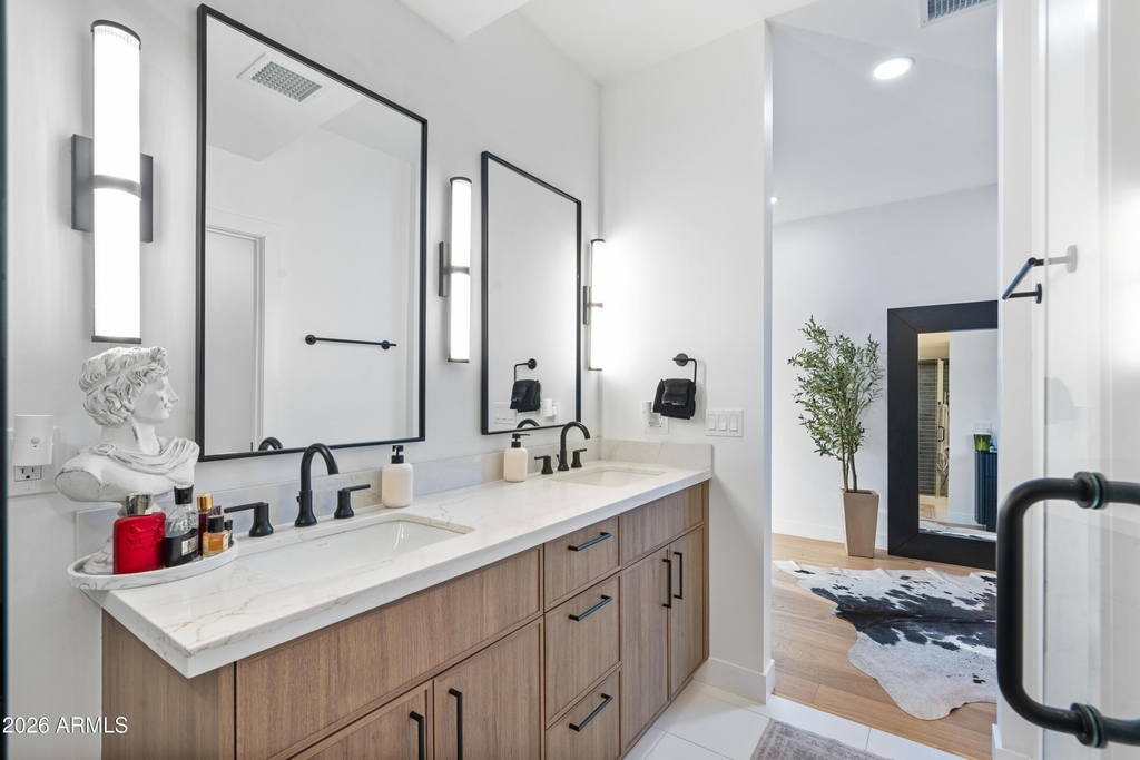 8614 E Highland Avenue - Photo 26