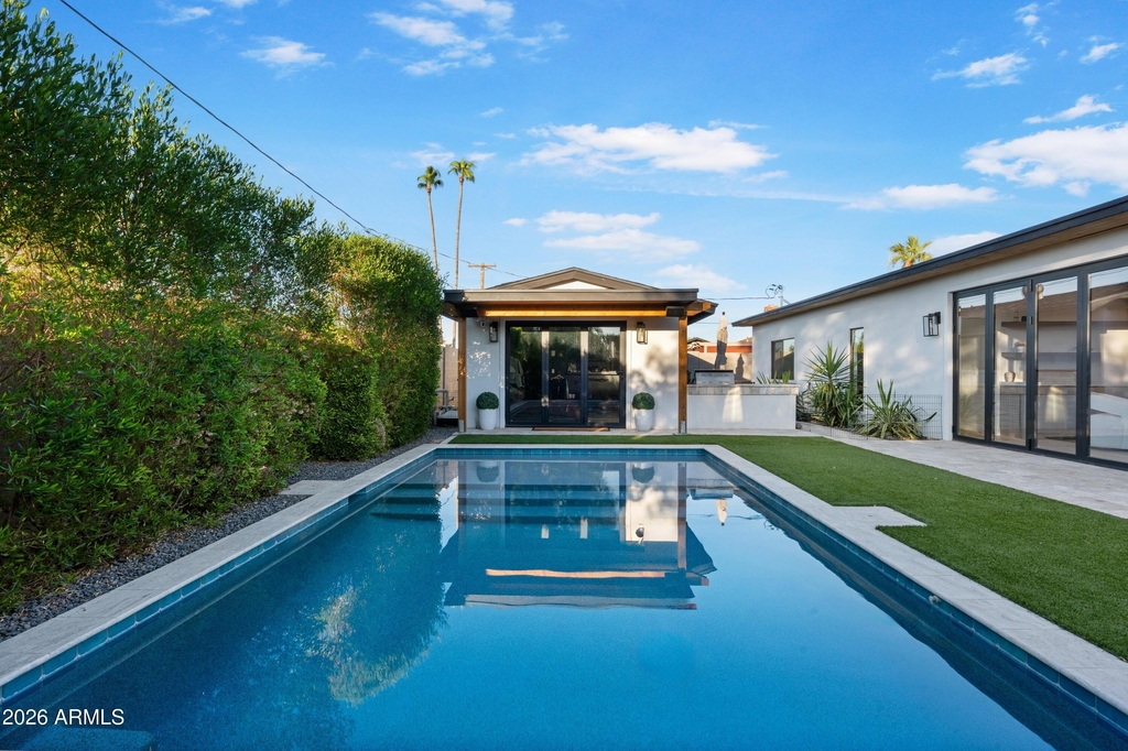 8614 E Highland Avenue - Photo 44