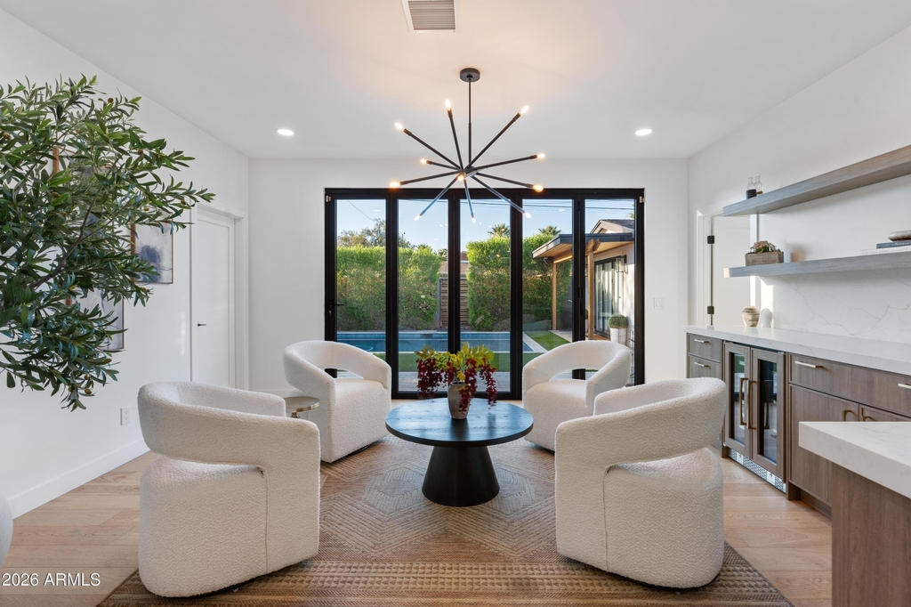 8614 E Highland Avenue - Photo 24