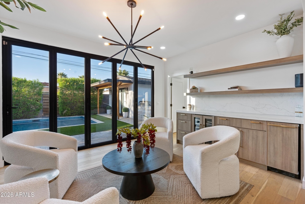 8614 E Highland Avenue - Photo 18
