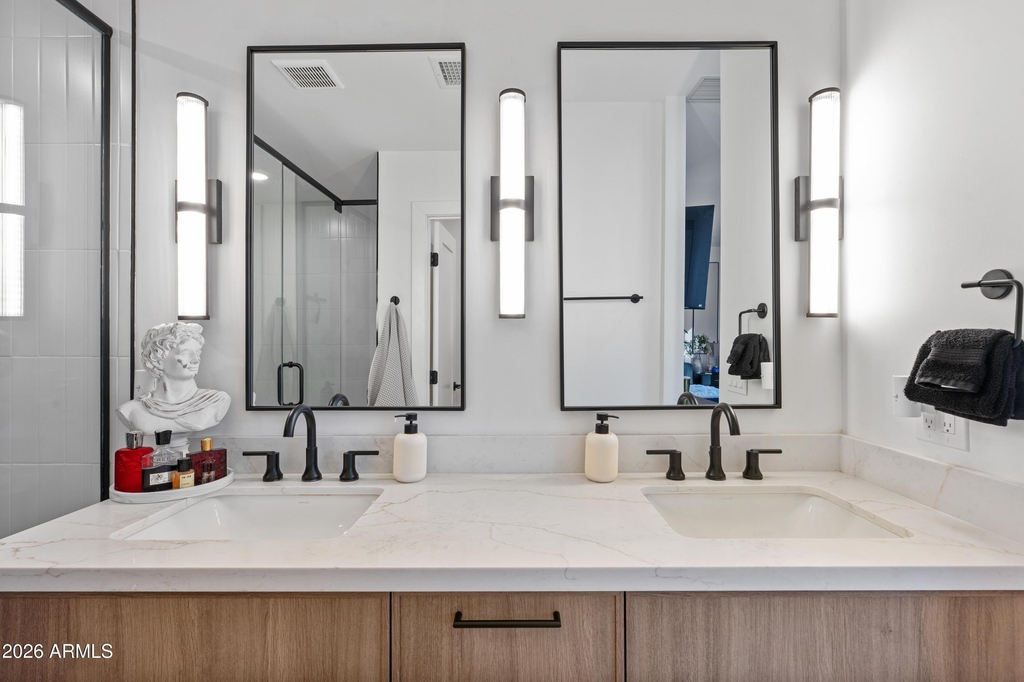 8614 E Highland Avenue - Photo 30