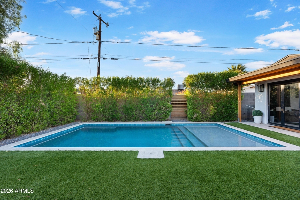 8614 E Highland Avenue - Photo 39