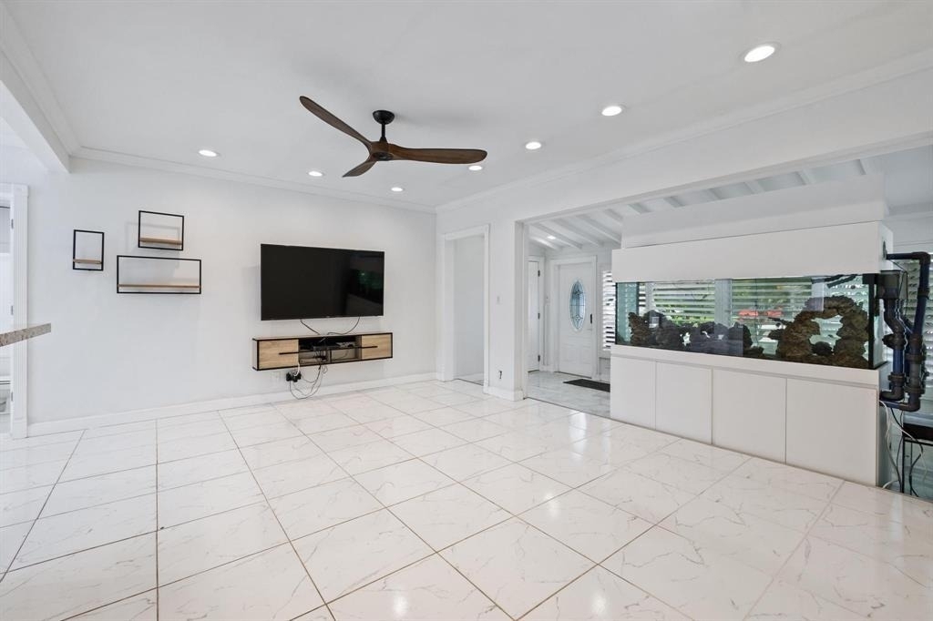 2440 Sw 16th Street - Photo 11