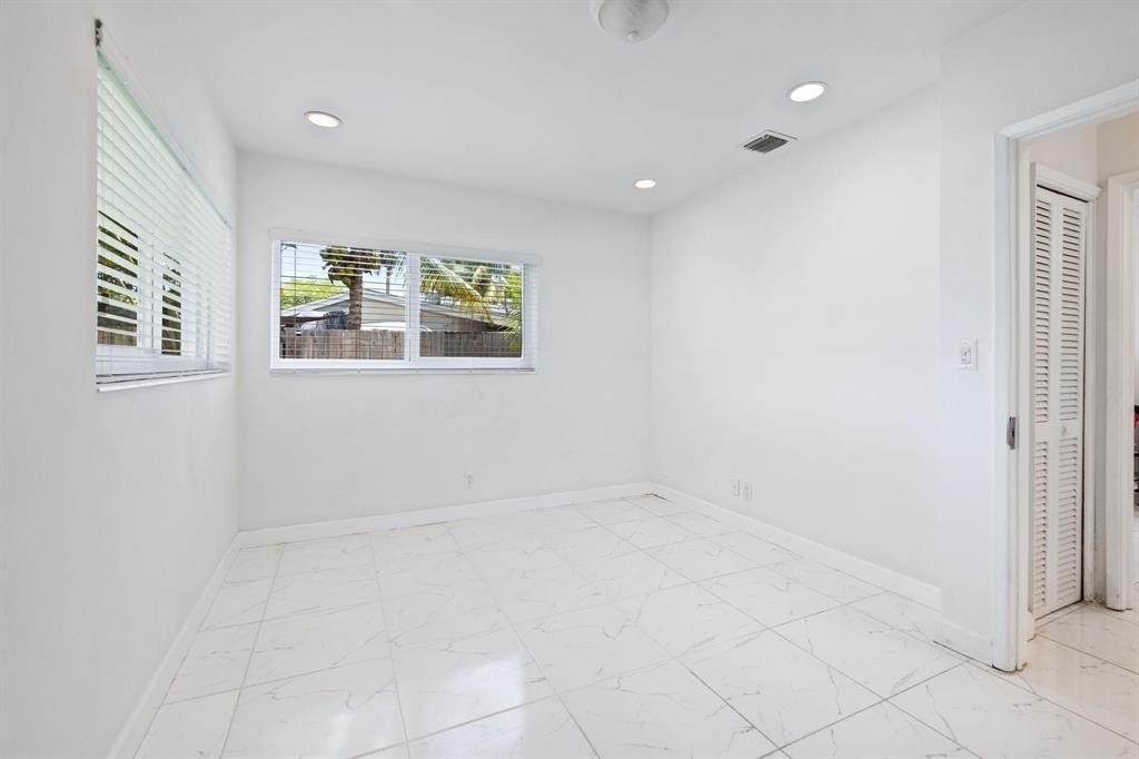 2440 Sw 16th Street - Photo 7