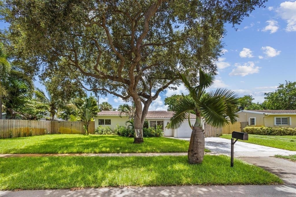 2440 Sw 16th Street - Photo 1
