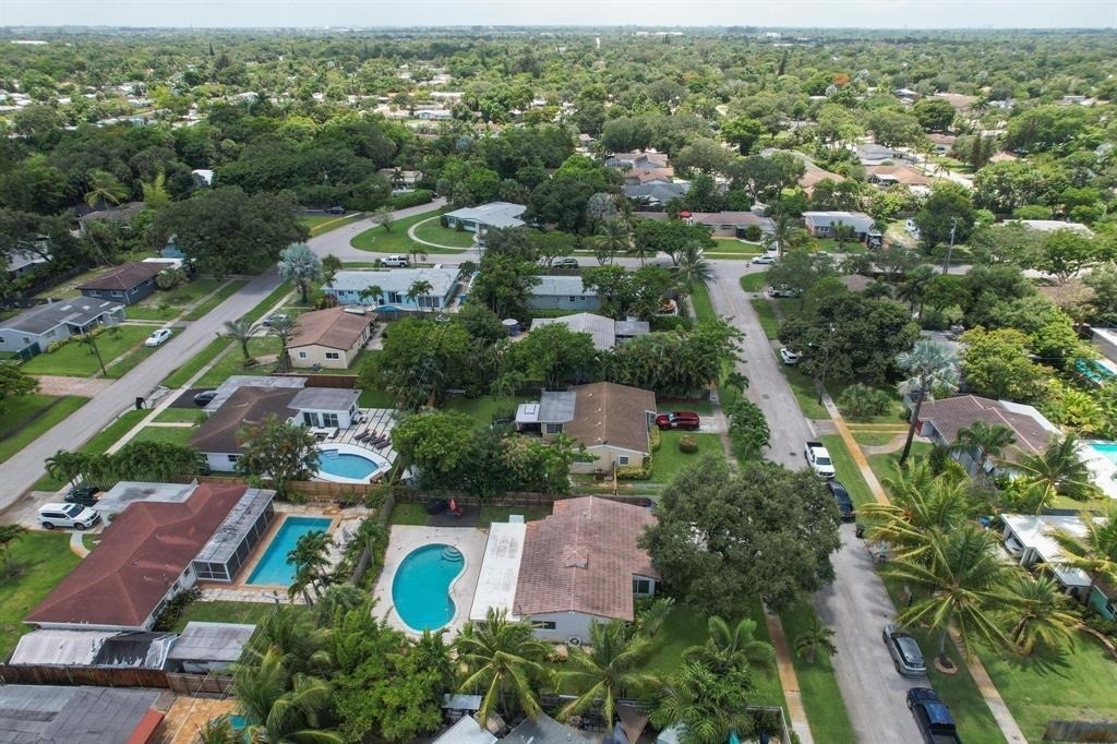 2440 Sw 16th Street - Photo 4