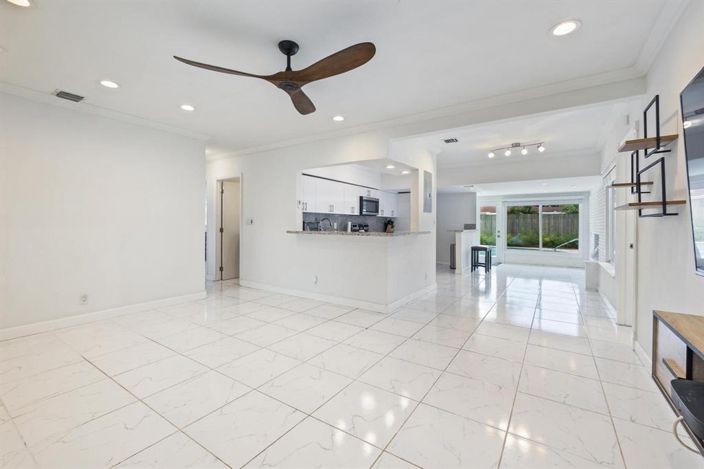 2440 Sw 16th Street - Photo 14