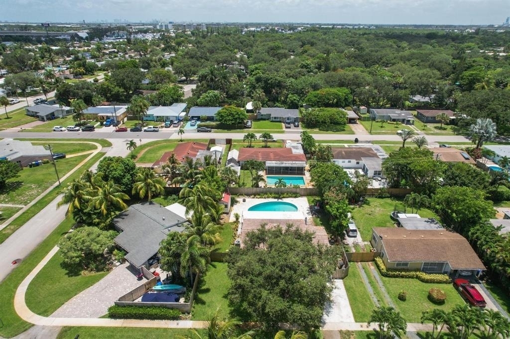 2440 Sw 16th Street - Photo 3