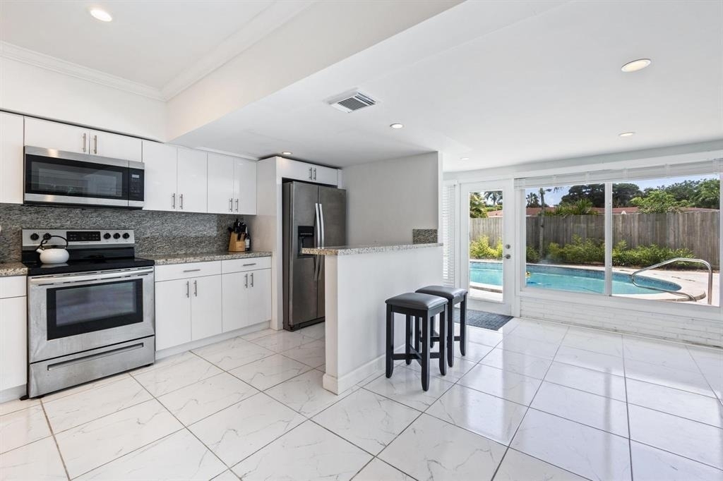 2440 Sw 16th Street - Photo 16