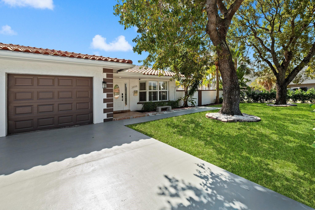 2200 Ne 36th Street - Photo 3