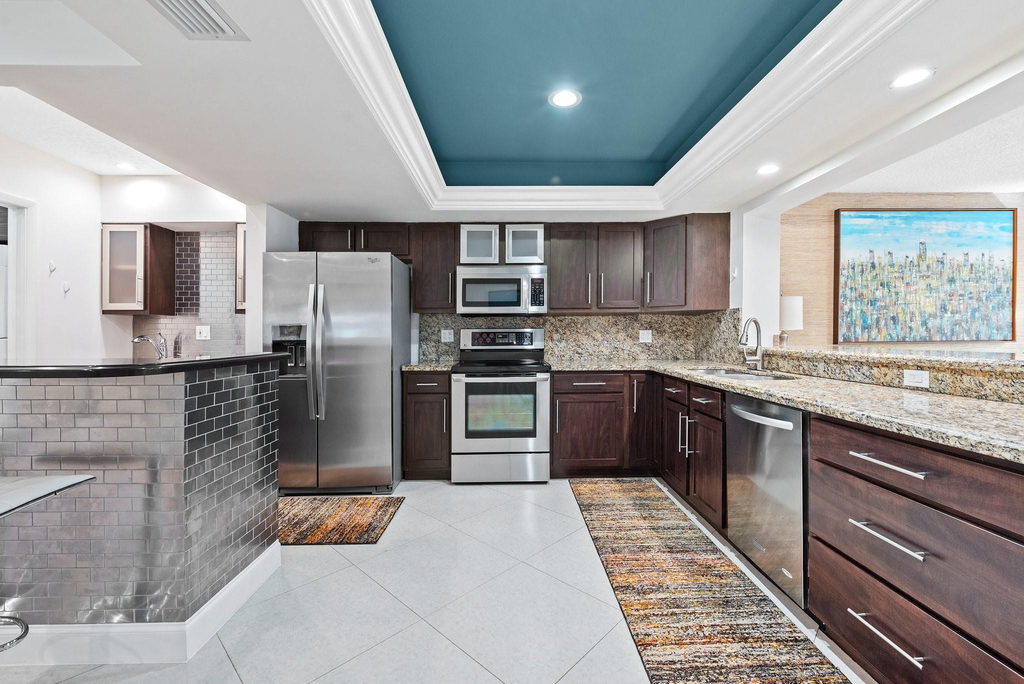 2200 Ne 36th Street - Photo 6