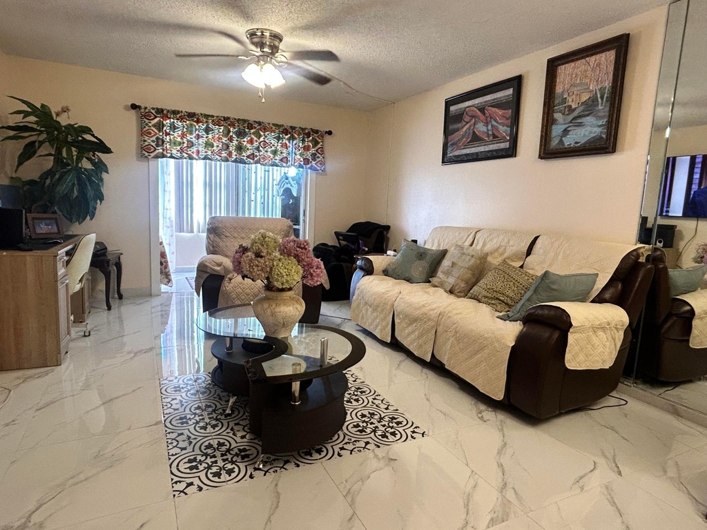 300 Ne 26th Avenue - Photo 3