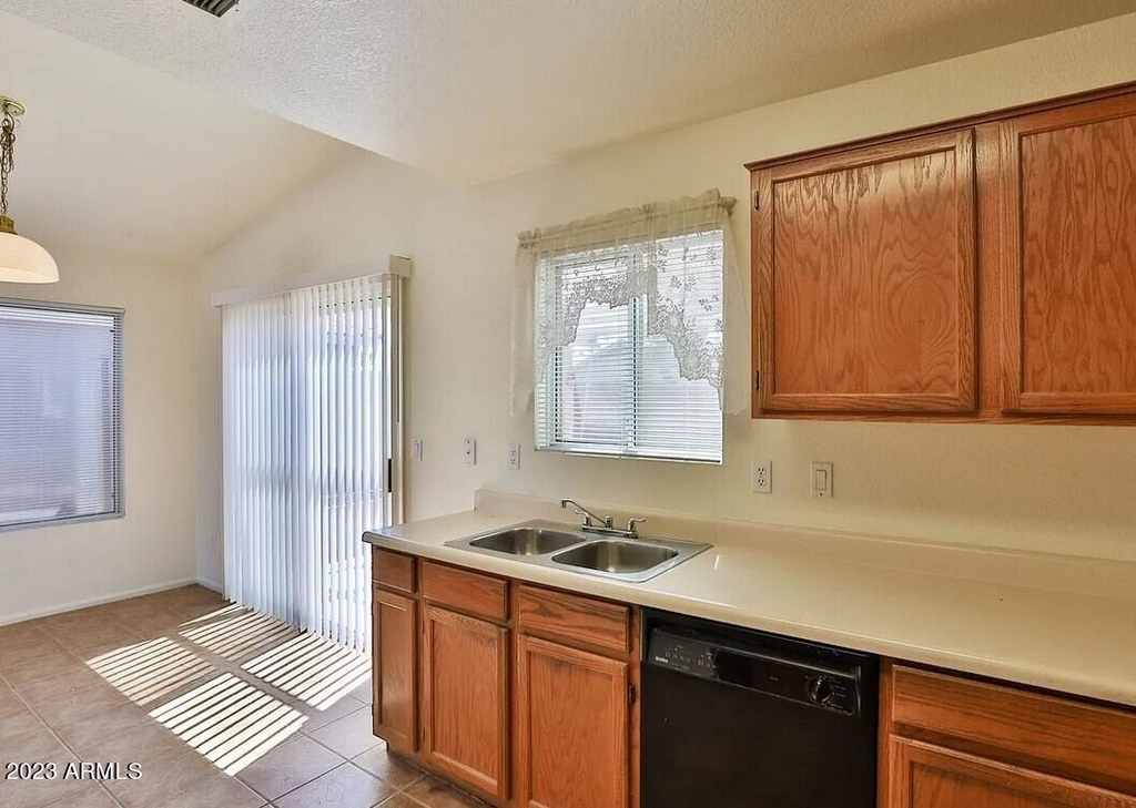 4941 E Colby Street - Photo 5