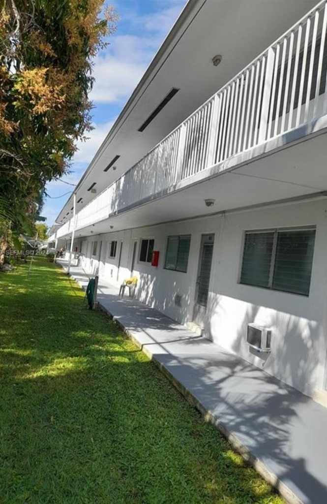2000 Ne 51st Court - Photo 12