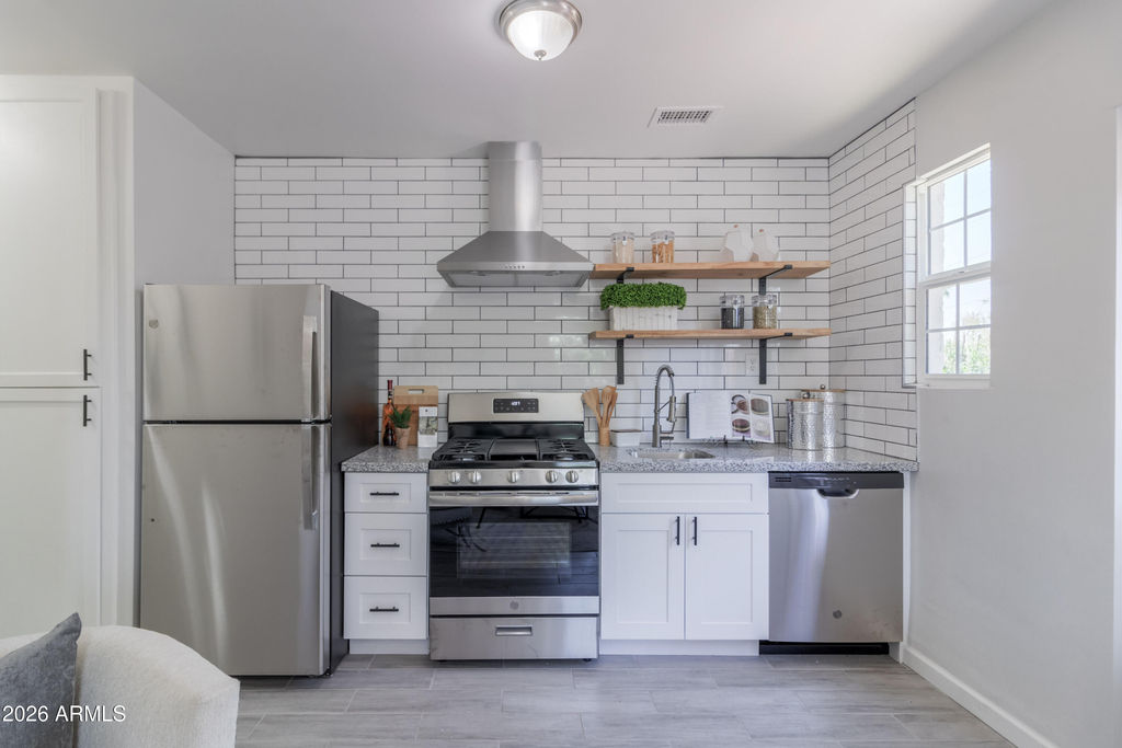 1649 E Oak Street - Photo 3