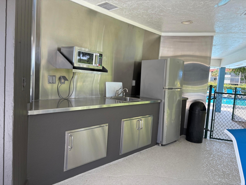 700 S Hollybrook Drive - Photo 9