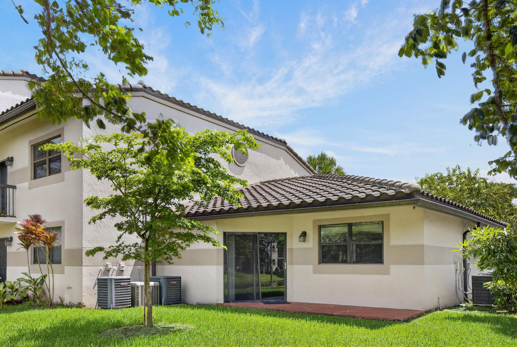 9919 Nob Hill Court - Photo 3