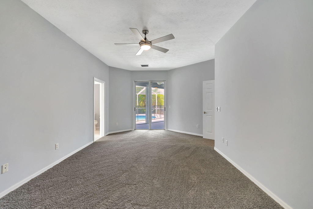 2704 Se Eagle Drive - Photo 32