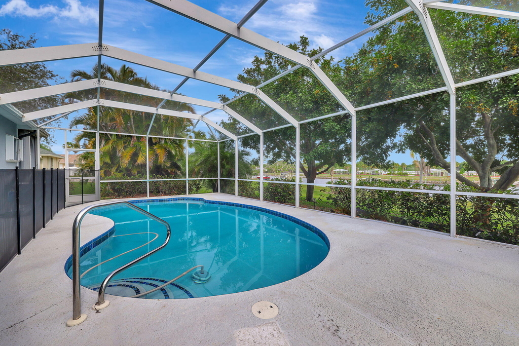 2704 Se Eagle Drive - Photo 40