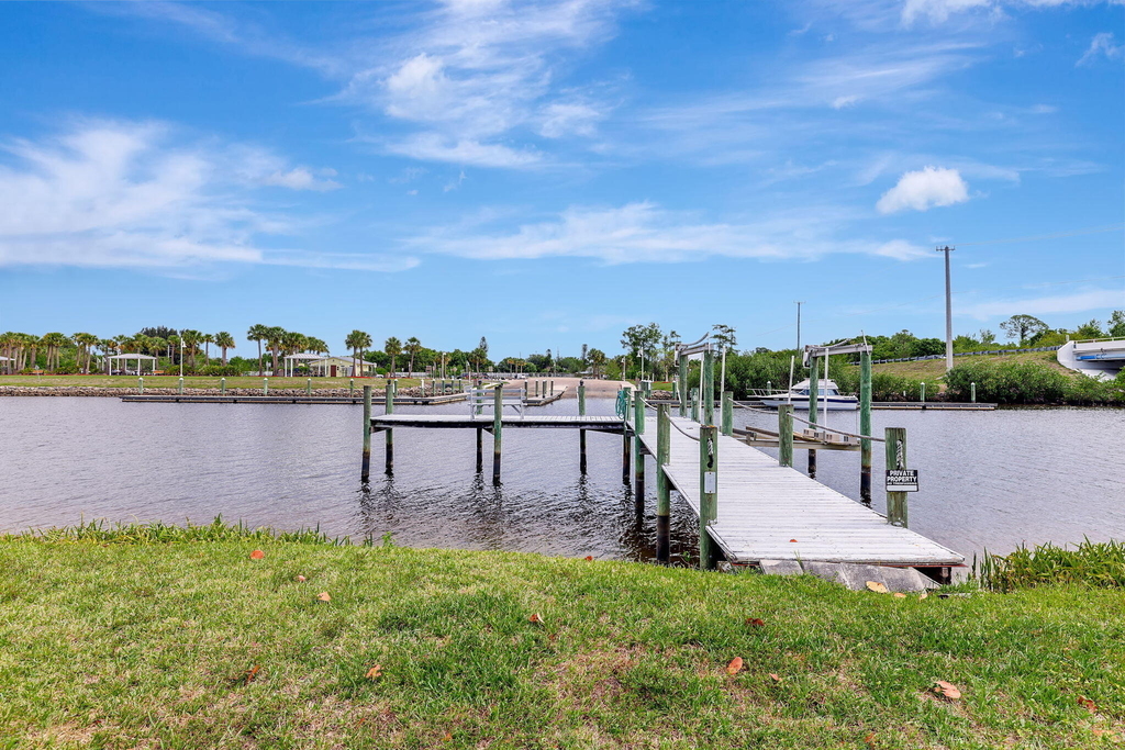 2704 Se Eagle Drive - Photo 46
