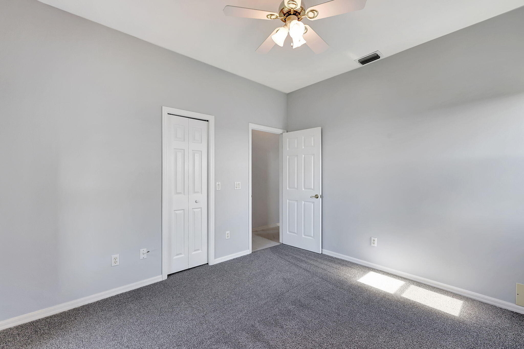 2704 Se Eagle Drive - Photo 26