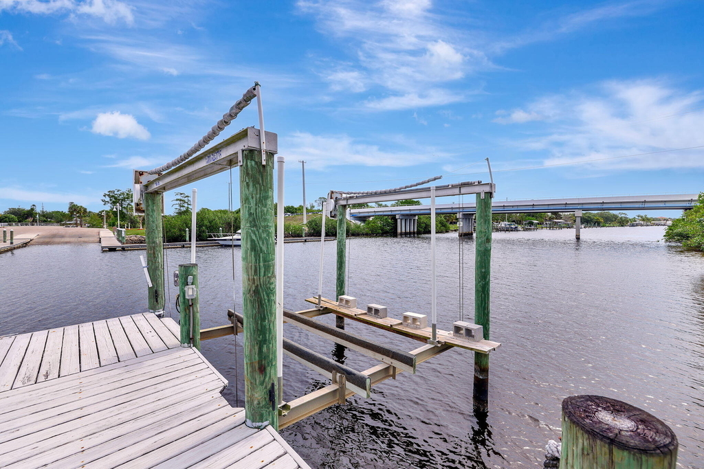2704 Se Eagle Drive - Photo 47